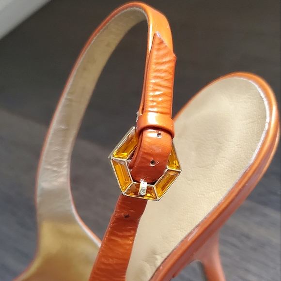 ๐ HOST PICK ๐ Guess by Marciano Patent Leather Slingback Heels - Picture 4 of 13